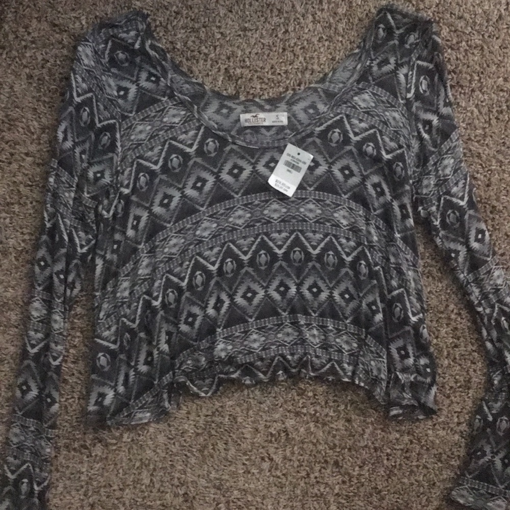 Hollister long sleeve crop too